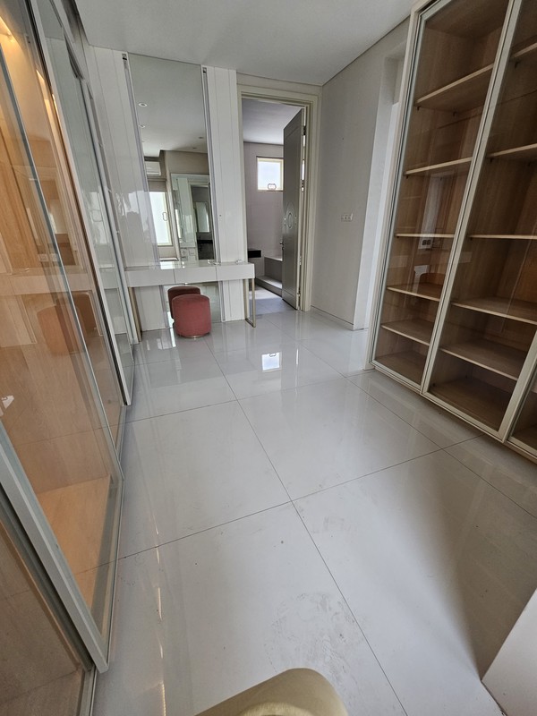 Dijual Rumah Citraland Somerset Surabaya Private Pool Full Furnished Hunian Modern Mewah Golf Area Dekat Palimanan Golf, Universitas Ciputra, Ciputra Hospital, Hokky Buah