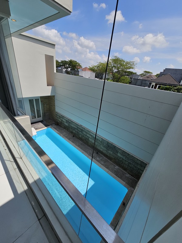 Dijual Rumah Citraland Somerset Surabaya Private Pool Full Furnished Hunian Modern Mewah Golf Area Dekat Palimanan Golf, Universitas Ciputra, Ciputra Hospital, Hokky Buah