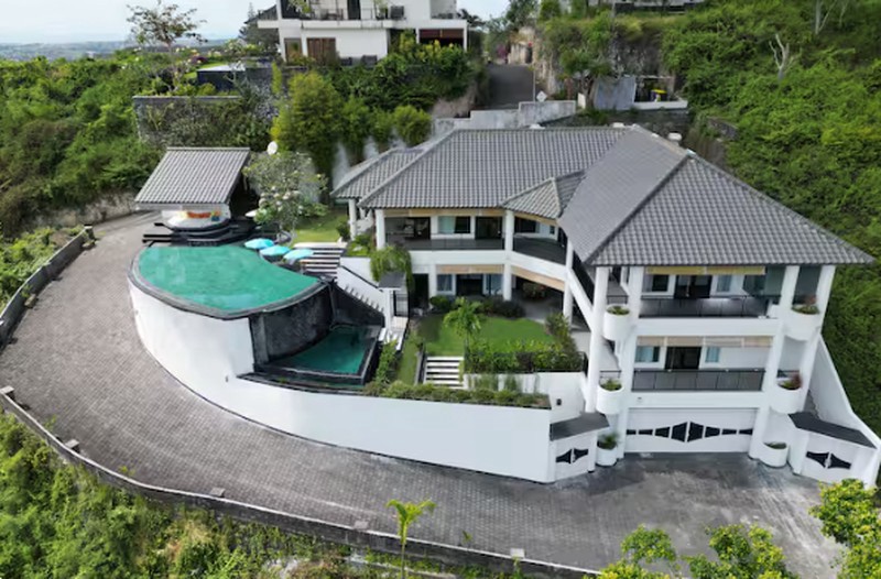 For Sale Freehold - Villa with beautiful view in Jimbaran Bali