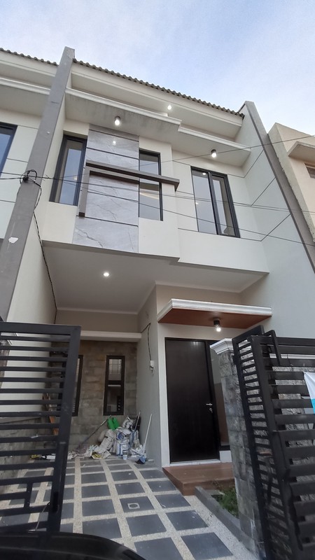 MURAH 1 Milyaran Dijual Rumah Mulyosari Tengah  - Baru Modern 2 Lantai Surabaya Timur dekat ITS, Pakuwon City , Galaxy Mall