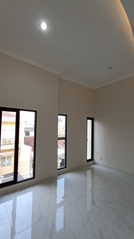 MURAH 1 Milyaran Dijual Rumah Mulyosari Tengah  - Baru Modern 2 Lantai Surabaya Timur dekat ITS, Pakuwon City , Galaxy Mall