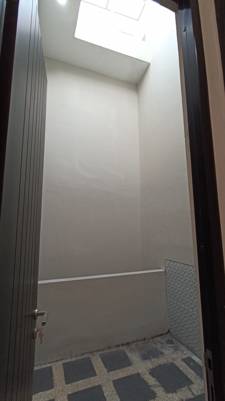 MURAH 1 Milyaran Dijual Rumah Mulyosari Tengah  - Baru Modern 2 Lantai Surabaya Timur dekat ITS, Pakuwon City , Galaxy Mall