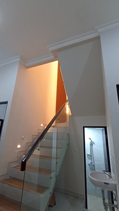 MURAH 1 Milyaran Dijual Rumah Mulyosari Tengah  - Baru Modern 2 Lantai Surabaya Timur dekat ITS, Pakuwon City , Galaxy Mall