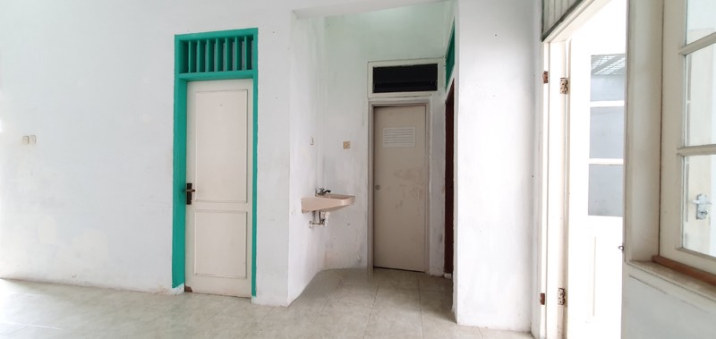 Rumah rapih, bersih, dan siap huni di Gading Griya Lestari, Kelapa Gading, luas 8x15m2.