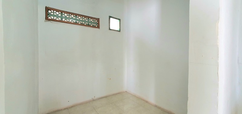 Rumah rapih, bersih, dan siap huni di Gading Griya Lestari, Kelapa Gading, luas 8x15m2.