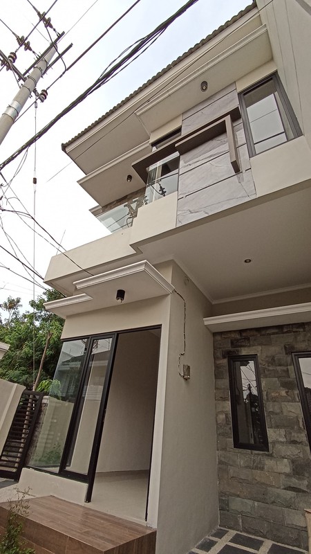 Dijual Rumah Mulyosari Prima Utara  - Baru Modern HOOK  2 Lantai Surabaya Timur dekat ITS, Pakuwon City , Galaxy Mall