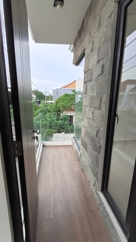 Dijual Rumah Mulyosari Prima Utara  - Baru Modern HOOK  2 Lantai Surabaya Timur dekat ITS, Pakuwon City , Galaxy Mall