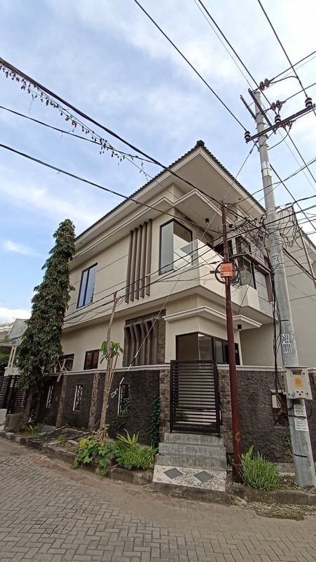 Dijual Rumah Mulyosari Prima Utara  - Baru Modern HOOK  2 Lantai Surabaya Timur dekat ITS, Pakuwon City , Galaxy Mall
