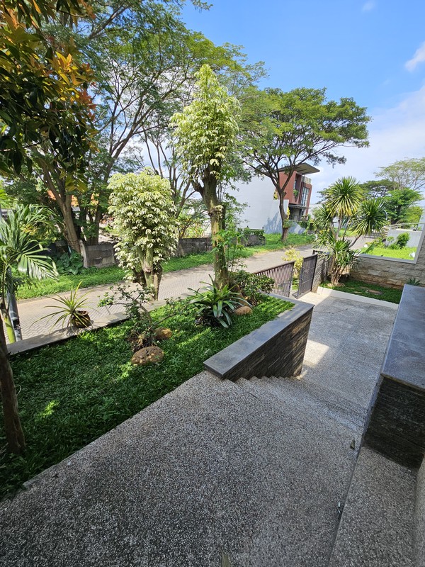 Disewakan Rumah Citraland Somerset Surabaya Private Pool Full Furnished Hunian Modern Mewah Golf Area Dekat Palimanan Golf, Universitas Ciputra, Ciputra Hospital, Hokky Buah