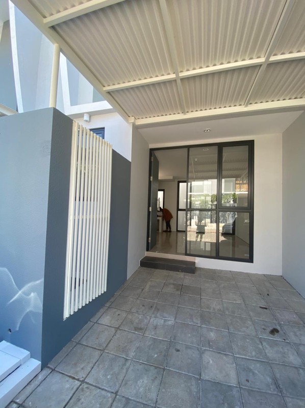 Jual Rumah 2 Lantai Royal Residence Serenade Surabaya Barat