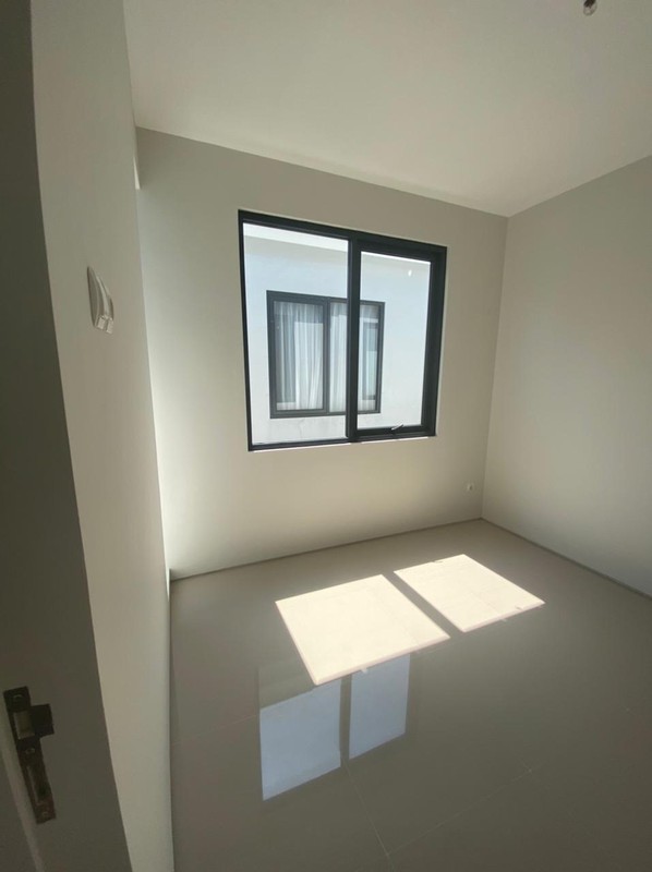 Jual Rumah 2 Lantai Royal Residence Serenade Surabaya Barat