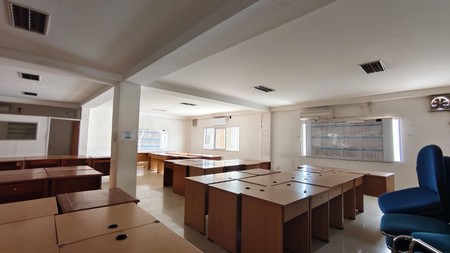 Dijual Mini Building ex Showroom