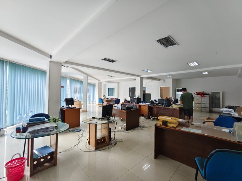 Dijual Mini Building ex Showroom