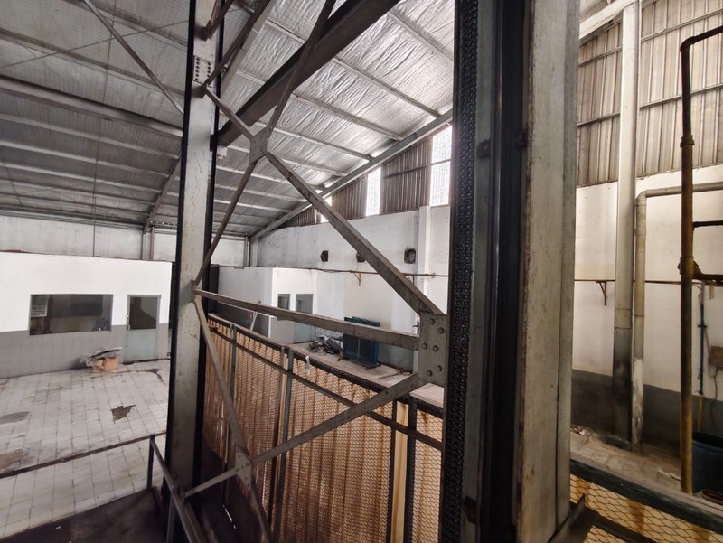 Dijual Mini Building ex Showroom