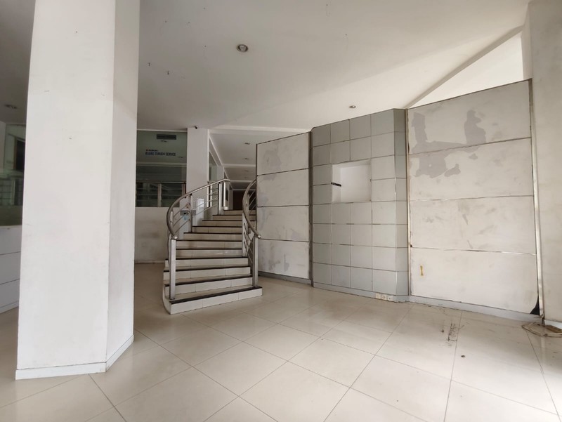 Dijual Mini Building ex Showroom