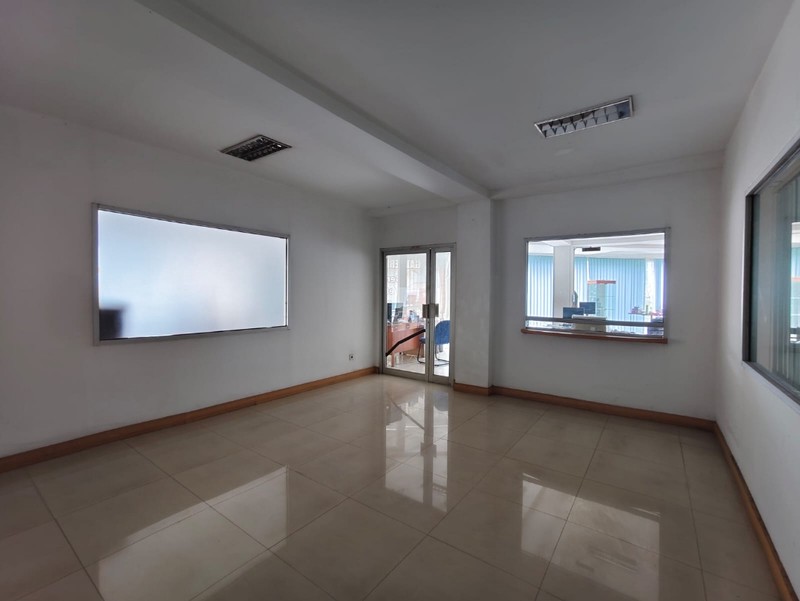 Dijual Mini Building ex Showroom