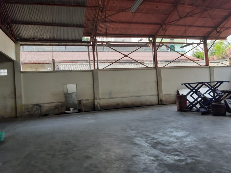 Dijual Gedung ex Showoom 