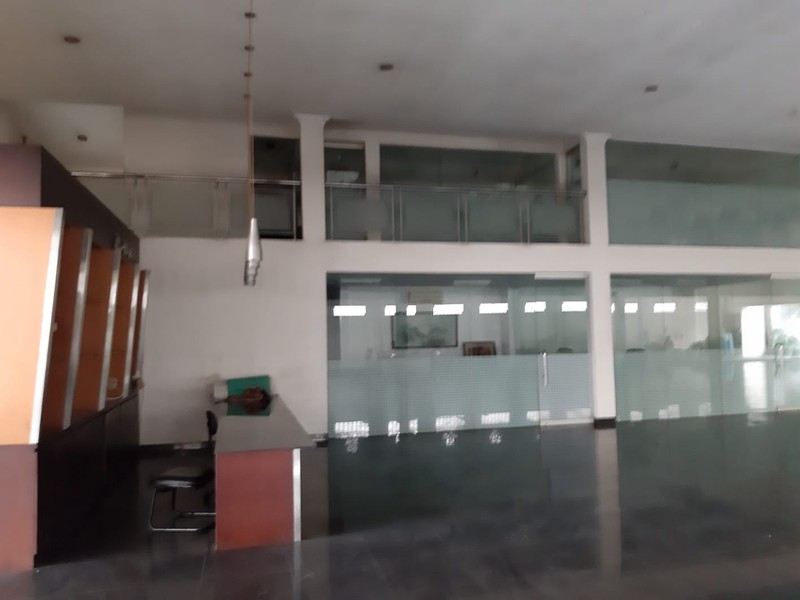 Dijual Gedung ex Showoom 