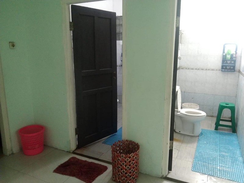 Dijual Rumah Kos Daerah Perum Karawaci Tangerang Depan Jalan Siap Pakai SHM