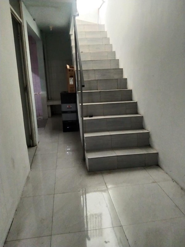 Dijual Rumah Kos Daerah Perum Karawaci Tangerang Depan Jalan Siap Pakai SHM
