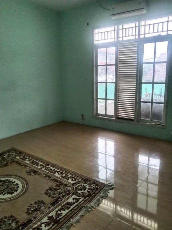 Dijual Rumah Kos Daerah Perum Karawaci Tangerang Depan Jalan Siap Pakai SHM