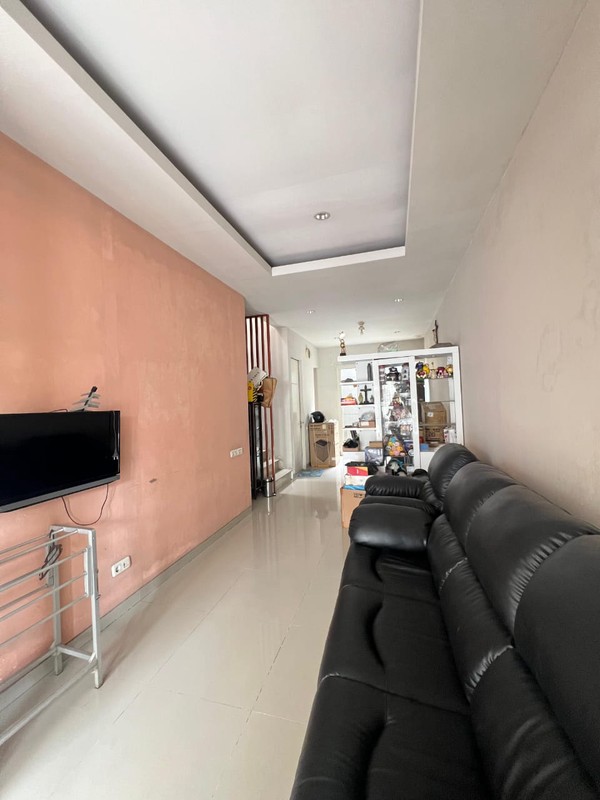 Jual dan Disewakan Rumah Cantik 2.5 Lantai Alam Hijau Citraland Surabaya Barat