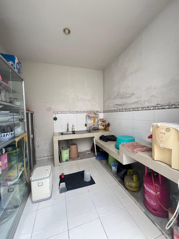 Jual dan Disewakan Rumah Cantik 2.5 Lantai Alam Hijau Citraland Surabaya Barat