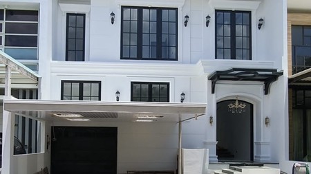 Jual Rumah 3.5 Lantai The Mansion Granada Pakuwon Indah Surabaya Barat