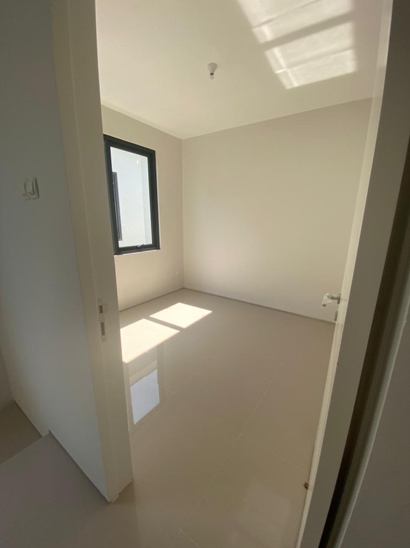 Jual Rumah 2 Lantai Royal Residence Serenade Surabaya Barat