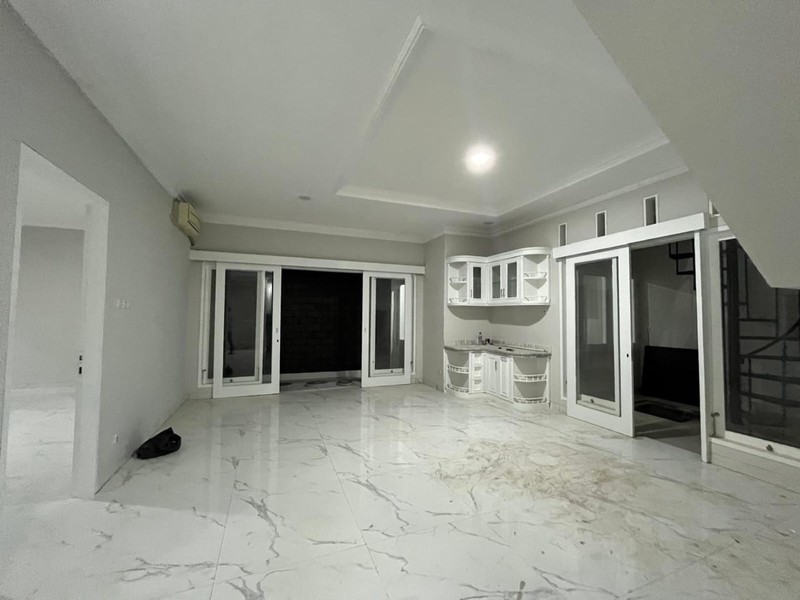 FOR SALE FULLY RENOVATED HOUSE