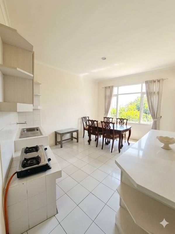 Villa Nyaman di Cipanas Dengan Udara Sejuk & Lokasi Strategis