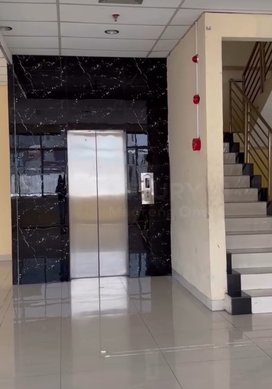 Gedung baru, 5 lantai di Cikini