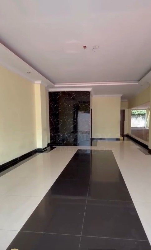 Gedung baru, 5 lantai di Cikini