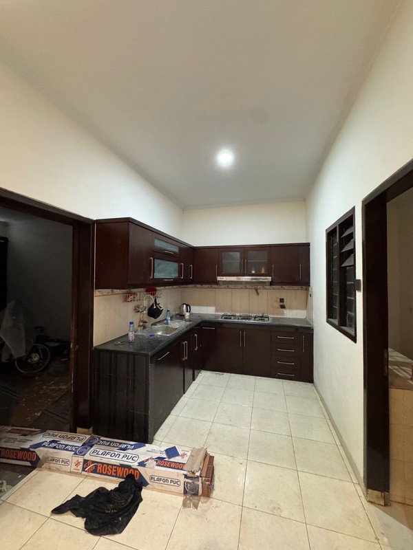 Rumah Siap Huni Baru Renovasi di Taman Holis Indah