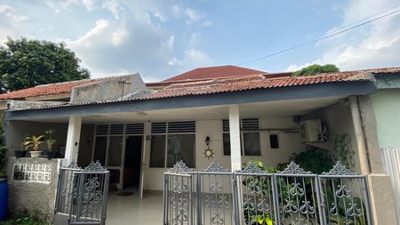 Harga Turun! Rumah Siap Huni di Lokasi Premium di Jakarta Selatan| 2 Lantai, SHM