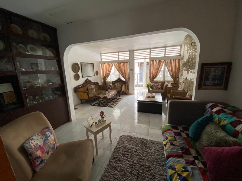 Harga Turun! Rumah Siap Huni di Lokasi Premium di Jakarta Selatan| 2 Lantai, SHM