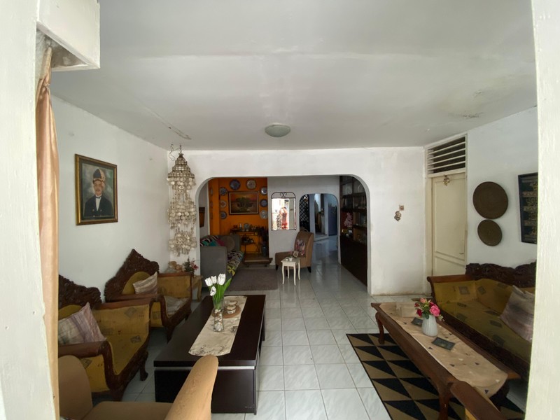 Harga Turun! Rumah Siap Huni di Lokasi Premium di Jakarta Selatan| 2 Lantai, SHM