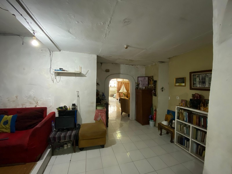 Harga Turun! Rumah Siap Huni di Lokasi Premium di Jakarta Selatan| 2 Lantai, SHM