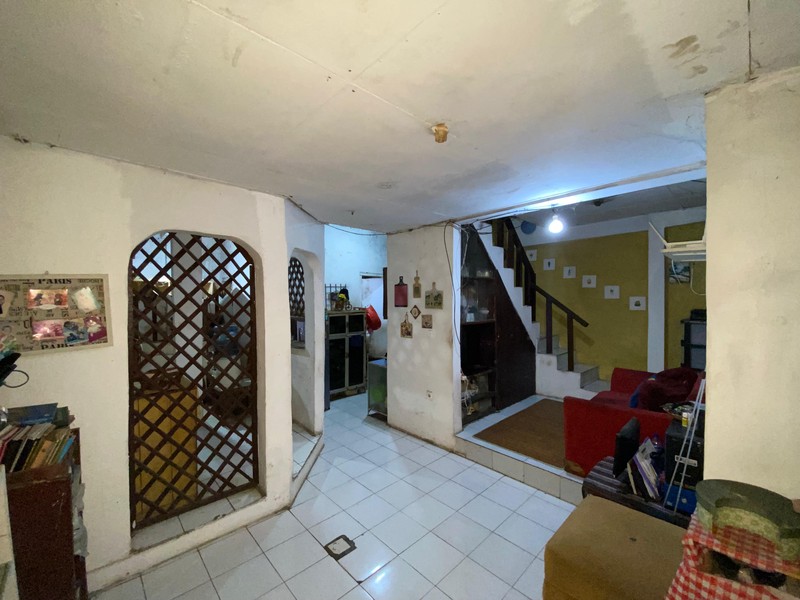 Harga Turun! Rumah Siap Huni di Lokasi Premium di Jakarta Selatan| 2 Lantai, SHM