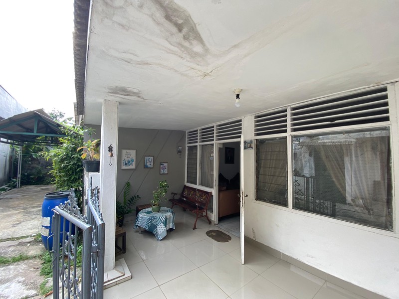 Harga Turun! Rumah Siap Huni di Lokasi Premium di Jakarta Selatan| 2 Lantai, SHM