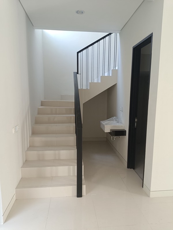 Jual Rumah Baru 2 Lantai Greenlake Citraland Surabaya Barat