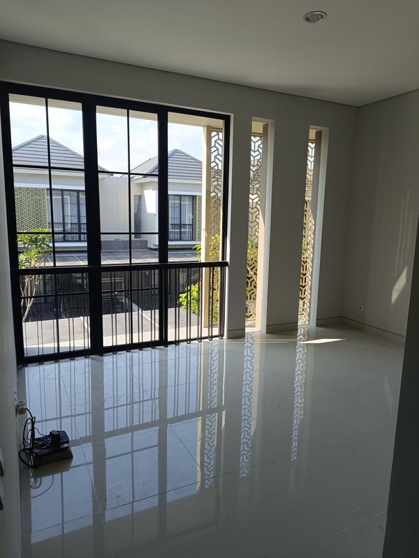 Jual Rumah Baru 2 Lantai Greenlake Citraland Surabaya Barat