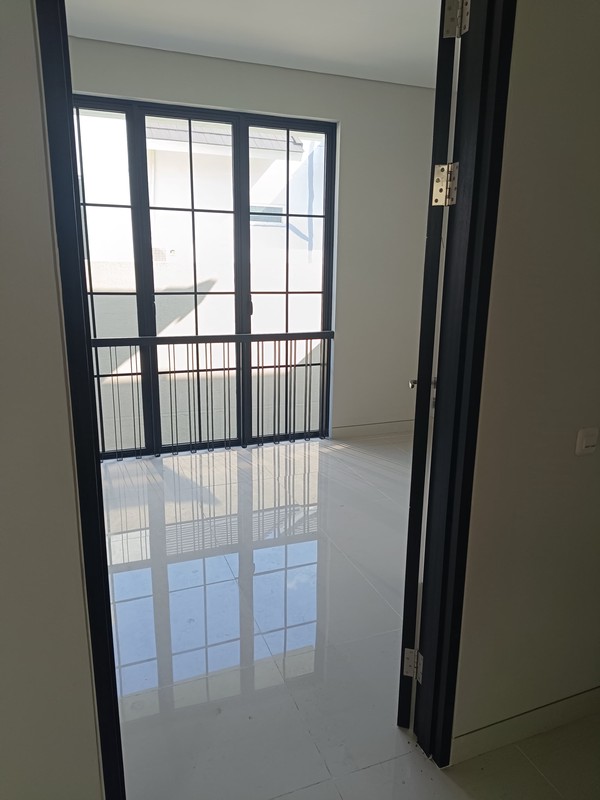 Jual Rumah Baru 2 Lantai Greenlake Citraland Surabaya Barat