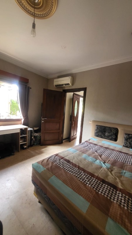 Dijual Rumah 2 Lantai di BSD - 5+2 KT, Semi Furnished | SHM, Lokasi Strategis