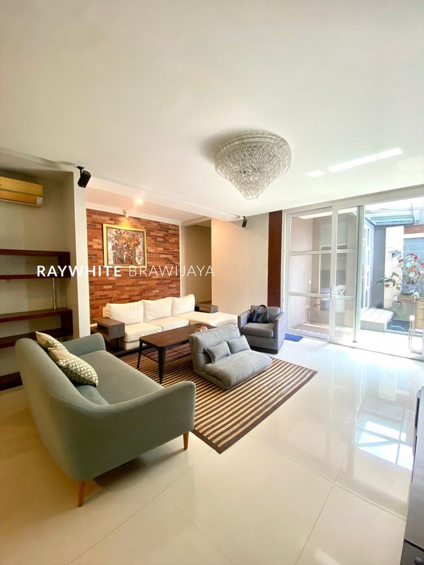 Rumah Siap Huni Lingkungan Tenang Area Cilandak