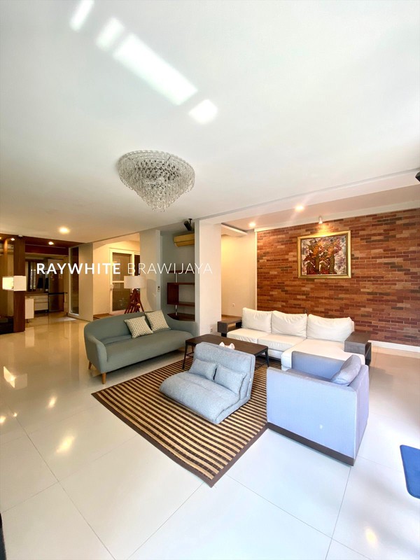 Rumah Siap Huni Lingkungan Tenang Area Cilandak