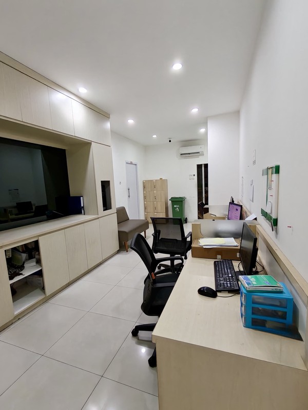 Dijual  Ruko 4 Lantai di Komplek Roxy Mas, Jakarta Pusat