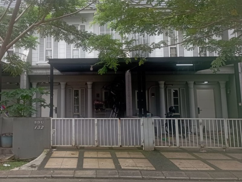 RUMAH DI BUKIT DAGO GUNUNG SINDUR