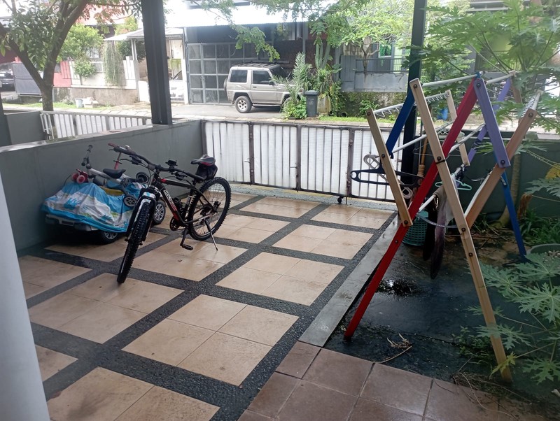 RUMAH DI BUKIT DAGO GUNUNG SINDUR