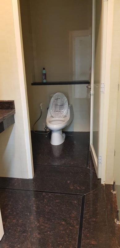 Dijual 800 m2 Gedung Raya Jemursari Surabaya Timur - Gedung Baru Gress 3 Lantai Hadap Nol Jalan Raya Bonus Unit Lift ,Unit Ac, Lampu, Parkiran Mobil Luas Komersial Area cocok buat segala Usaha, Bank, 